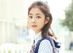 谭松韵娱乐吃瓜八卦图片,揭秘明星幕后生活瞬间